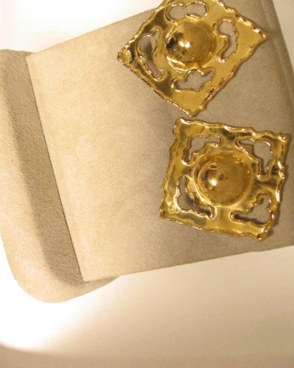 22KYG SQUARE DECOUPE EARRING